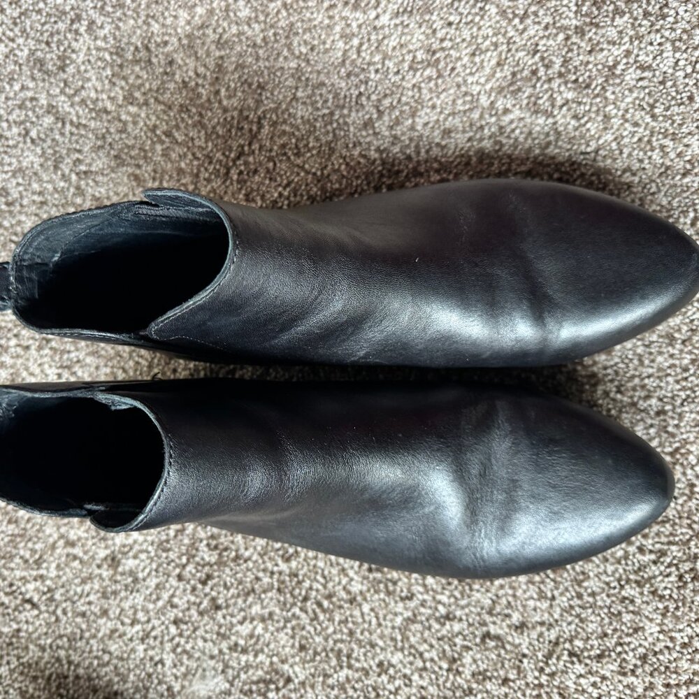 Born Remo Black Leather Chelsea Ankle Boots – Comfort Sole